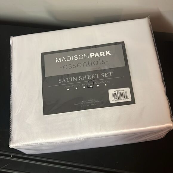 Madison Park White Queen Satin Sheet Set NWT - Picture 14 of 14